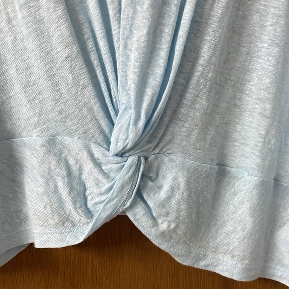 Express size XL baby blue crop top - Picture 2 of 6